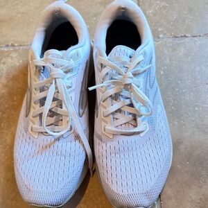 MEN'S BROOKS LEVITATE 6 RUNNING SHOES in White Size 8